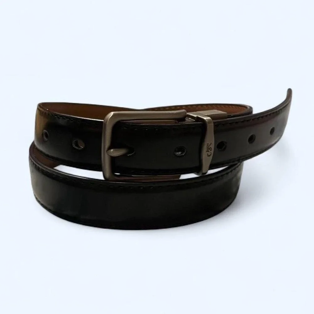 Black leather belt with silver buckle by Kemisant